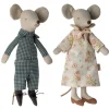 Grandma and Grandpa Mice in a Cigarbox