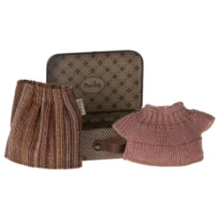 Knitted Blouse and Skirt in a Suitcase - Grandma Mouse