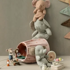Medium Elephant - Gray