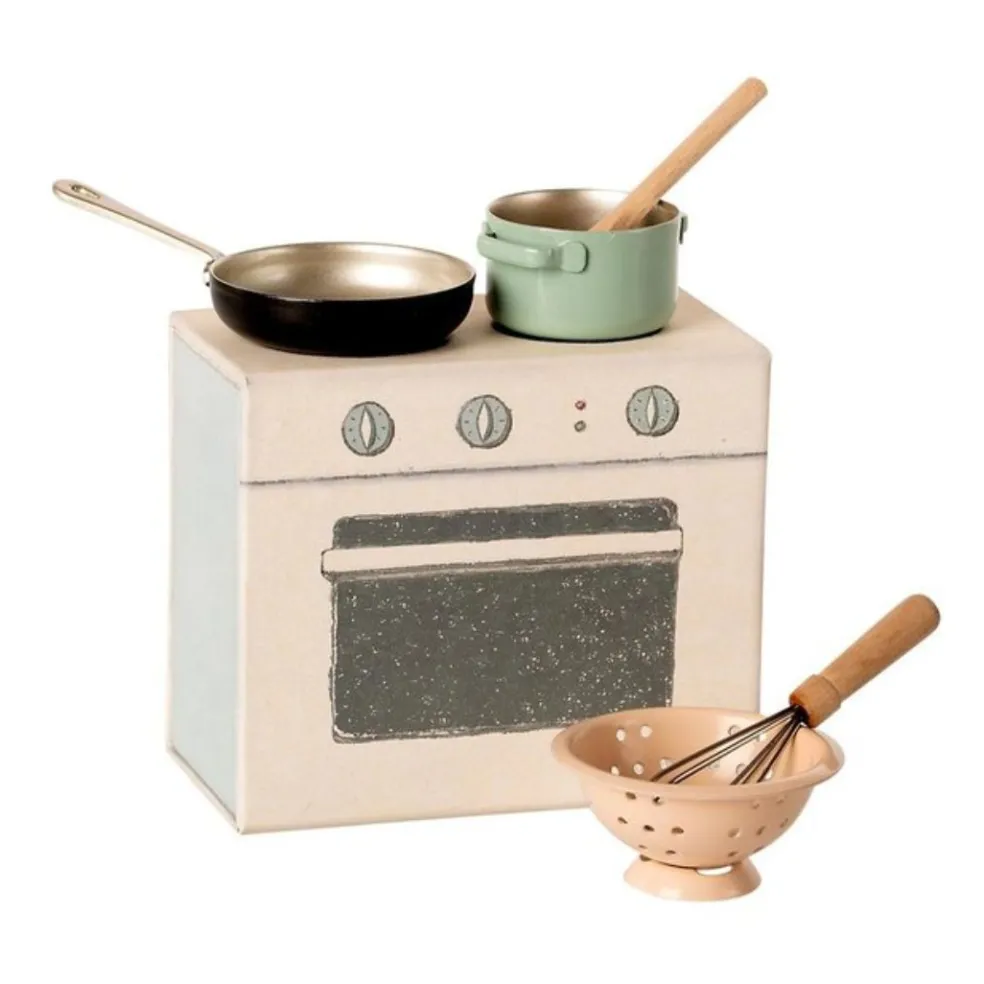 Miniature Dollhouse Stove and Cooking Set
